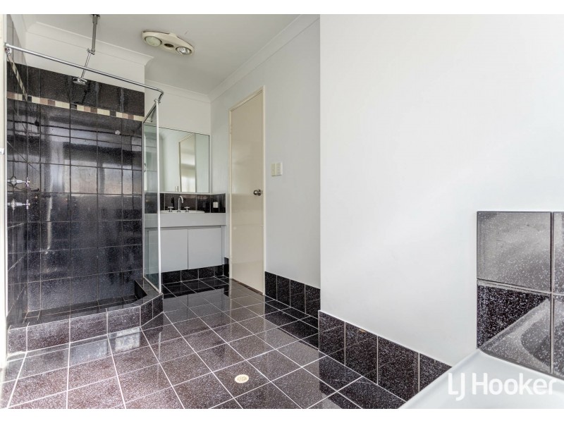 7 Hotchkiss Close, Thornlie WA 6108