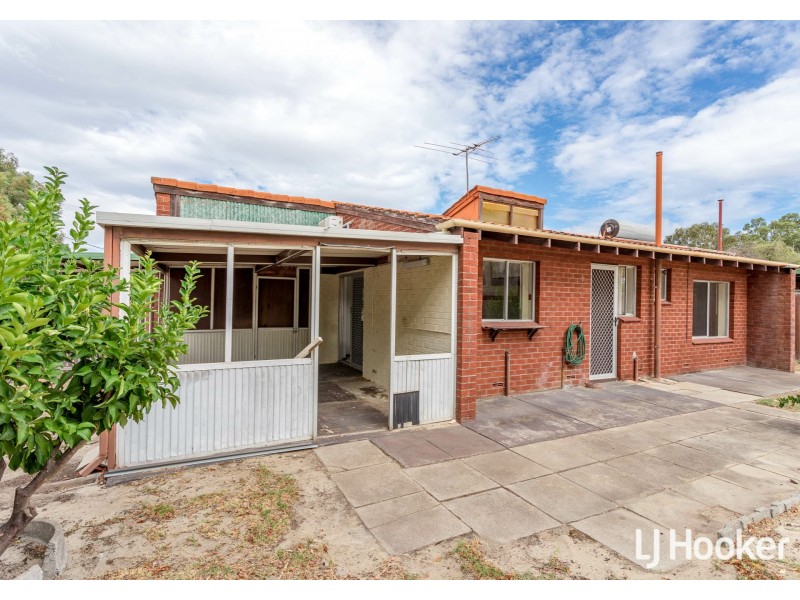 1 Cowan Street, Maddington WA 6109