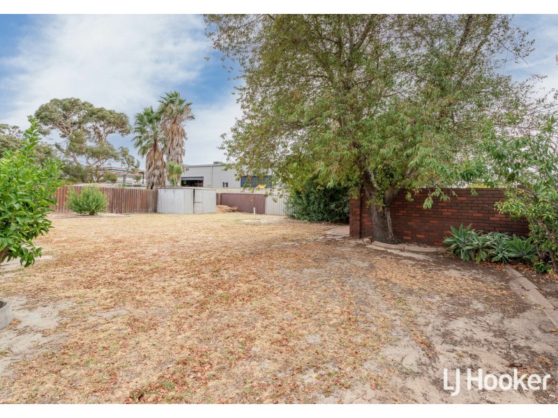 1 Cowan Street, Maddington WA 6109