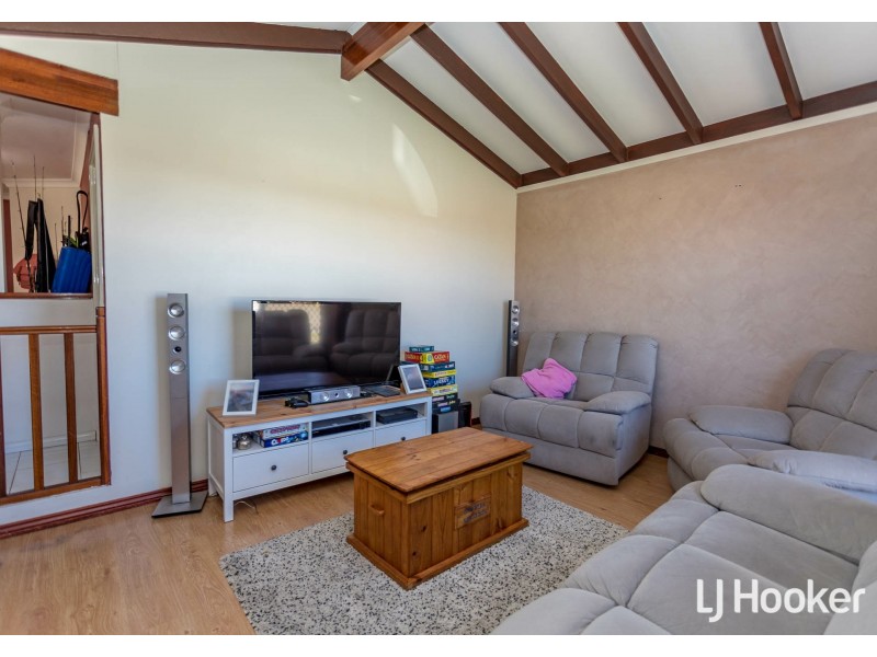 12 Blakemore Retreat, Huntingdale WA 6110