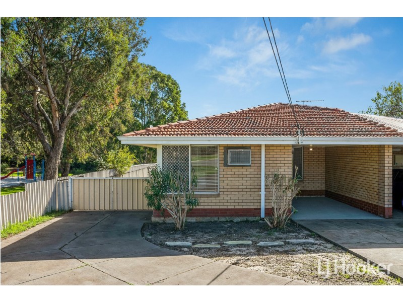14A Banksia Circle, Thornlie WA 6108