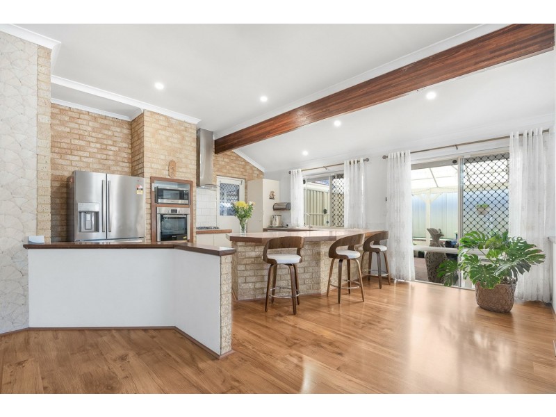 38 Sugarwood Drive, Thornlie WA 6108