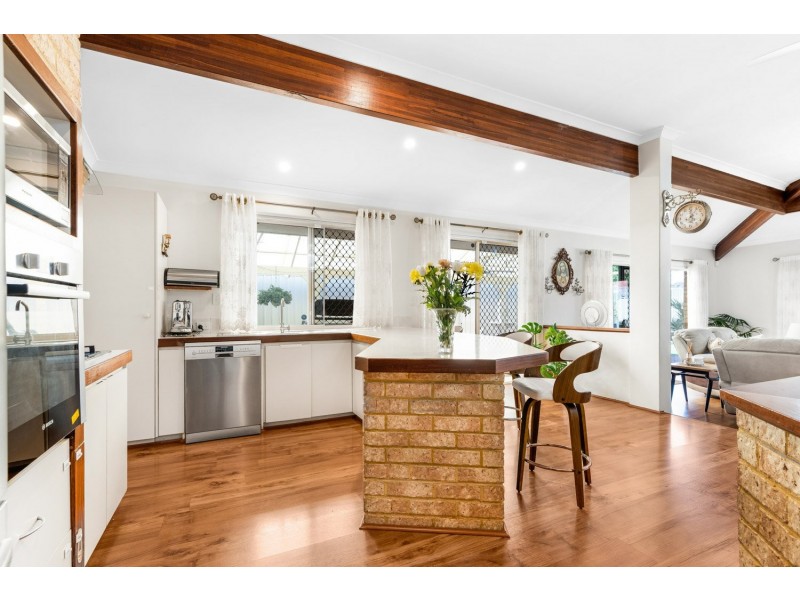 38 Sugarwood Drive, Thornlie WA 6108