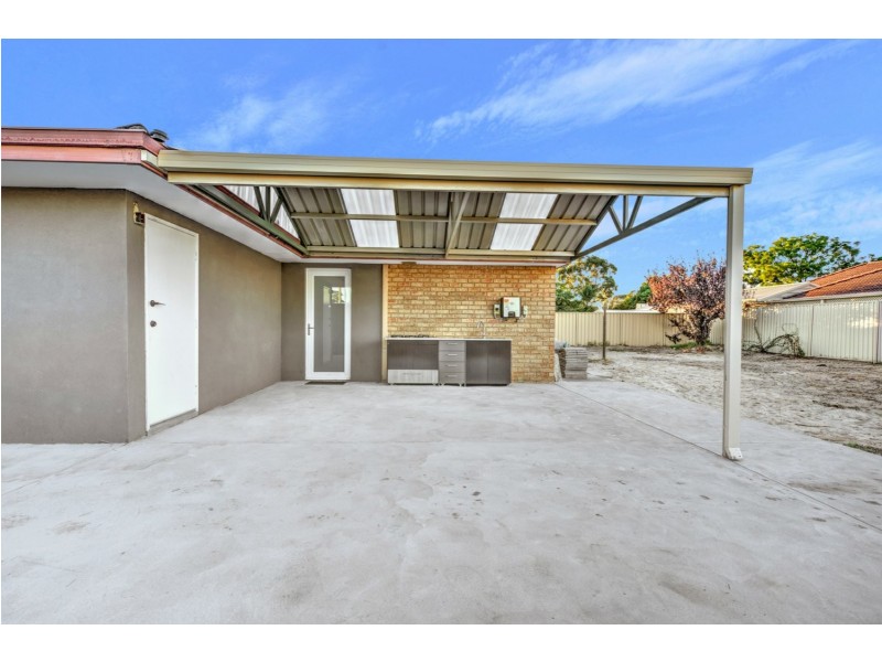 1 Sandridge Street, Gosnells WA 6110