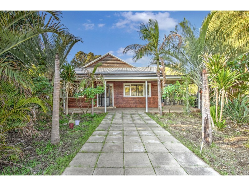 82 Crandon Street, Gosnells WA 6110