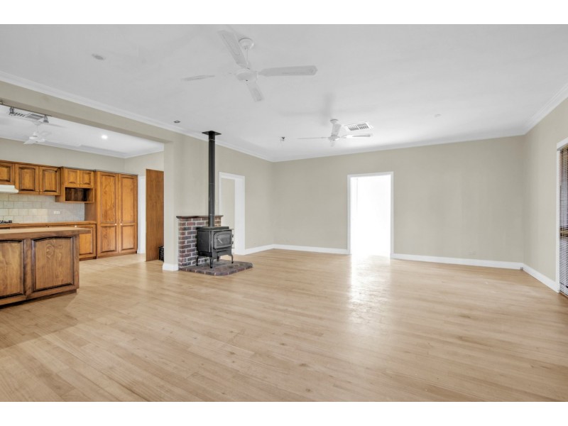 82 Crandon Street, Gosnells WA 6110