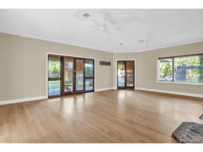 82 Crandon Street, Gosnells WA 6110