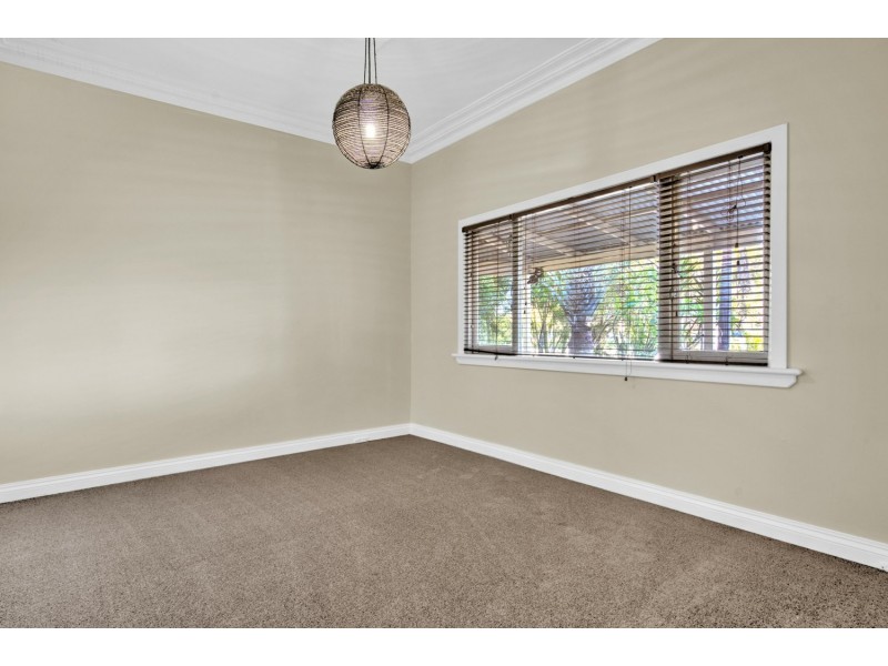 82 Crandon Street, Gosnells WA 6110