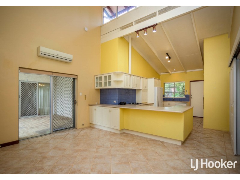 55 Regency Drive, Thornlie WA 6108