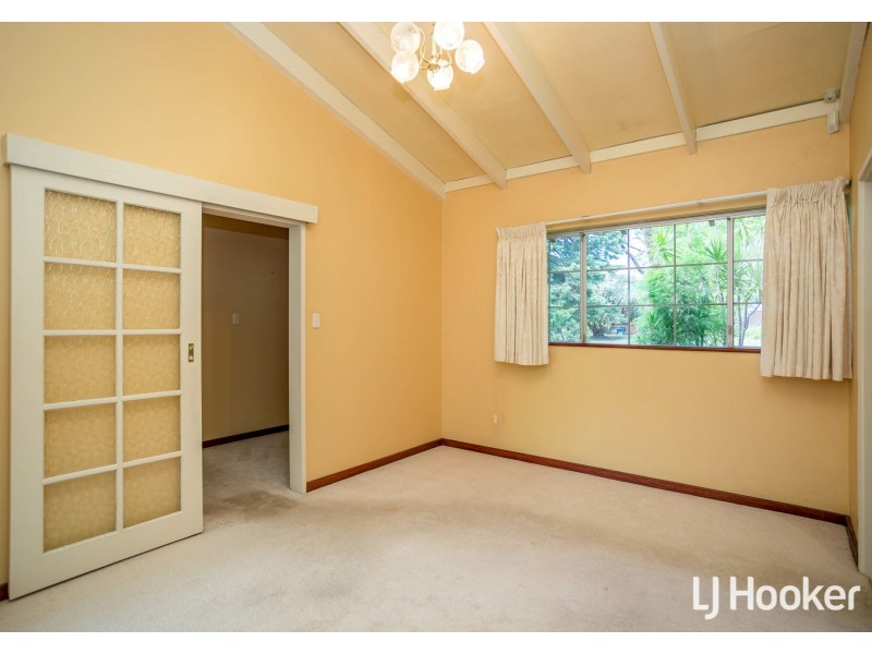 55 Regency Drive, Thornlie WA 6108