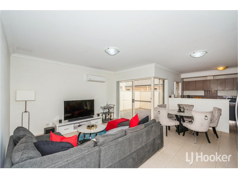 6/15 Third Avenue, Kelmscott WA 6111