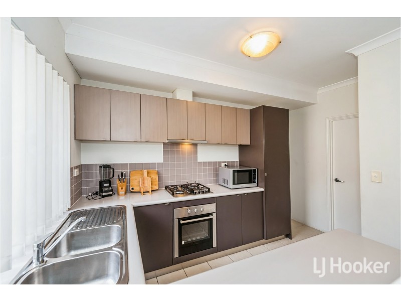 6/15 Third Avenue, Kelmscott WA 6111