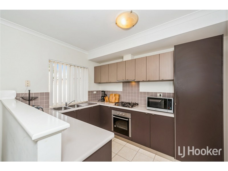 6/15 Third Avenue, Kelmscott WA 6111