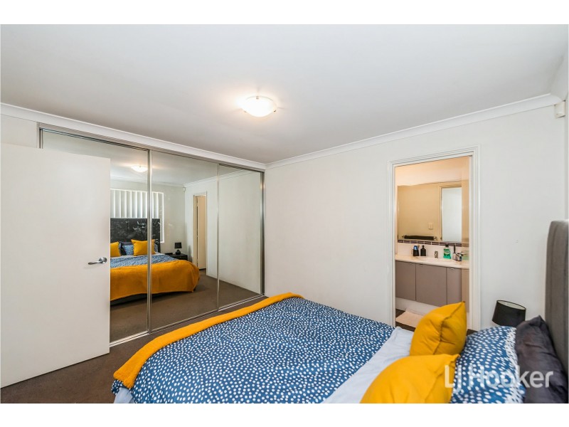 6/15 Third Avenue, Kelmscott WA 6111