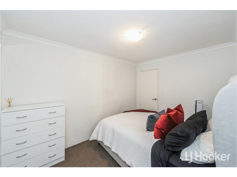 6/15 Third Avenue, Kelmscott WA 6111