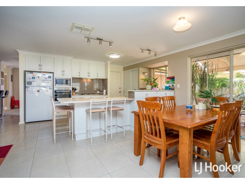 5 Bindoon Loop, Huntingdale WA 6110