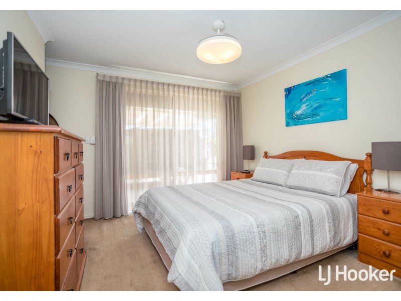 5 Bindoon Loop, Huntingdale WA 6110