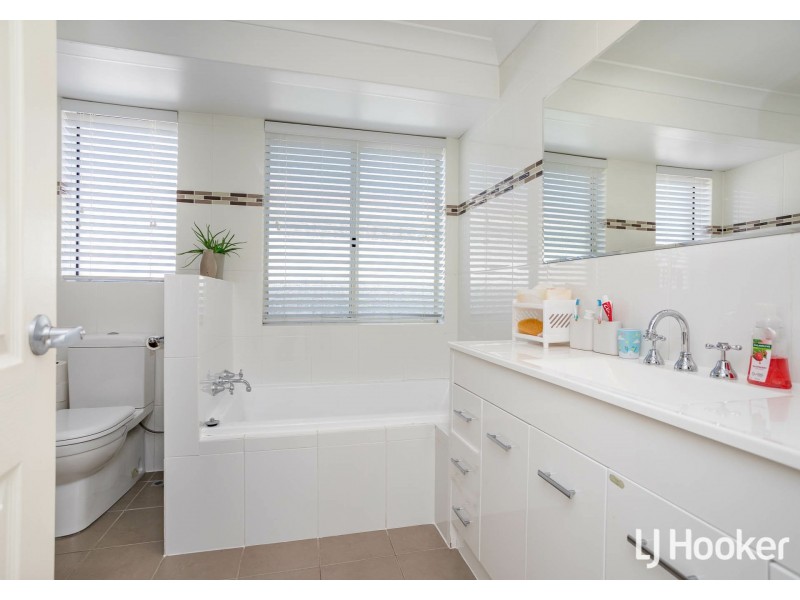 5 Bindoon Loop, Huntingdale WA 6110