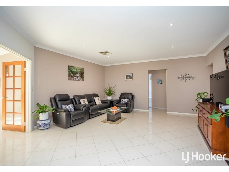 131 Shreeve Road, Canning Vale WA 6155