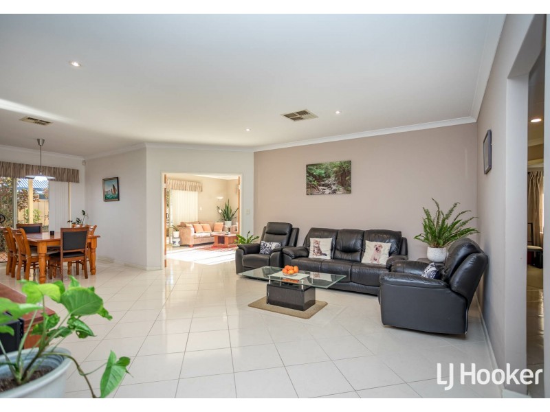 131 Shreeve Road, Canning Vale WA 6155