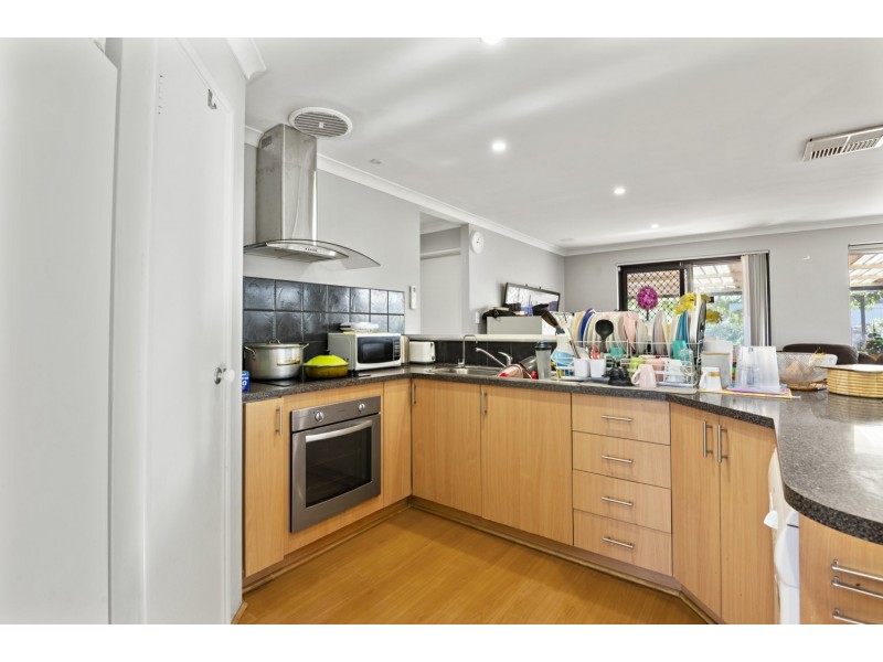 13 Hutt Way, Gosnells WA 6110