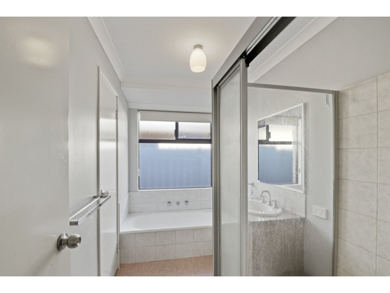 13 Hutt Way, Gosnells WA 6110