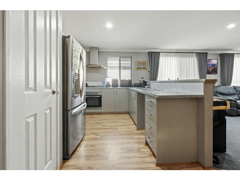 12 Edsell Entrance, Brookdale WA 6112