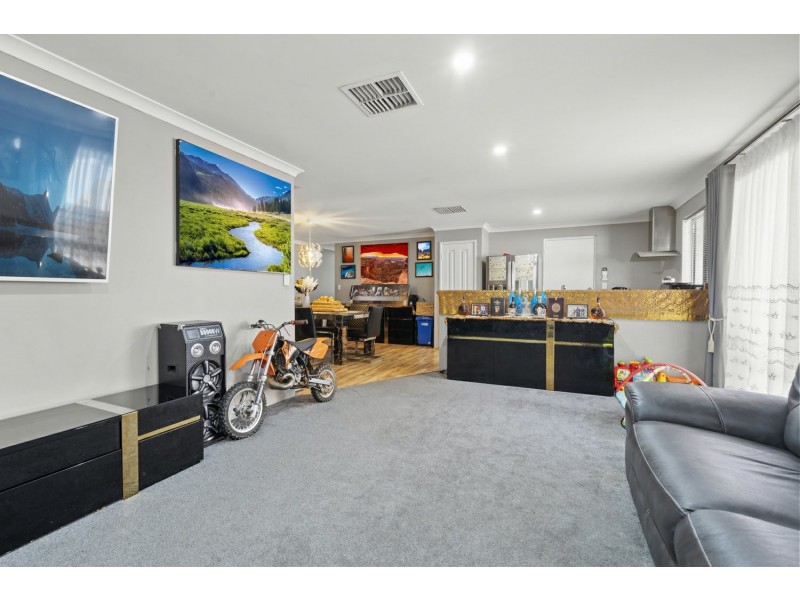 12 Edsell Entrance, Brookdale WA 6112