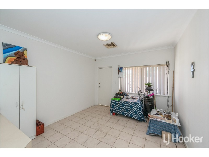 2/11 Sheoak Road, Maddington WA 6109