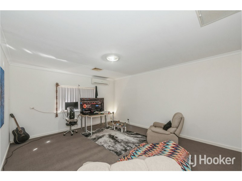 2/11 Sheoak Road, Maddington WA 6109