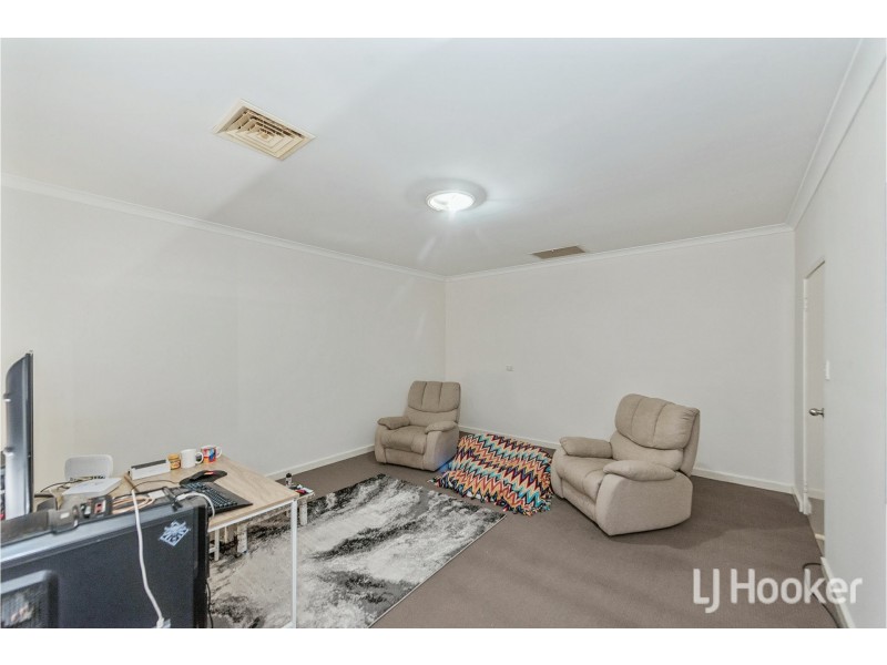 2/11 Sheoak Road, Maddington WA 6109