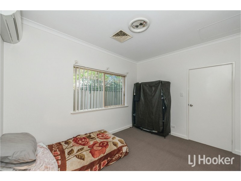 2/11 Sheoak Road, Maddington WA 6109