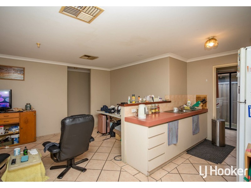 42 Ashworth Way, Brookdale WA 6112