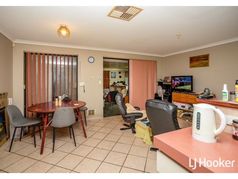 42 Ashworth Way, Brookdale WA 6112