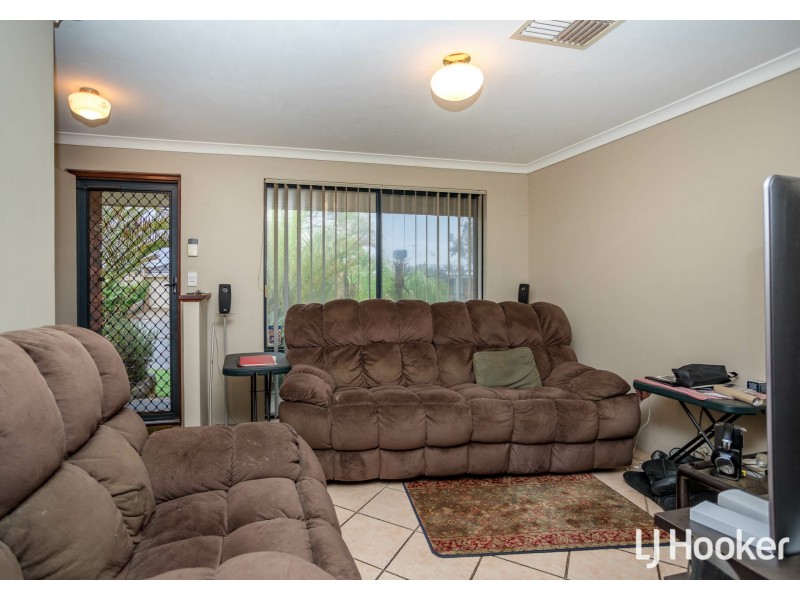 42 Ashworth Way, Brookdale WA 6112