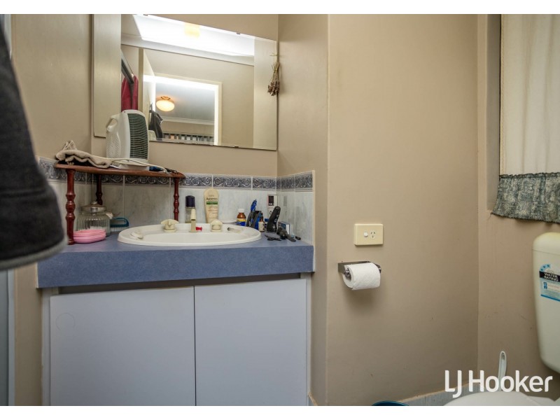 42 Ashworth Way, Brookdale WA 6112