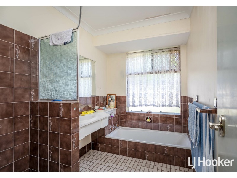 4 Kirk Close, Camillo WA 6111