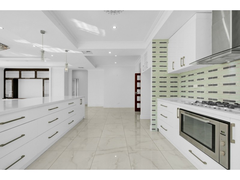 14 Bradstocks Grove, Southern River WA 6110