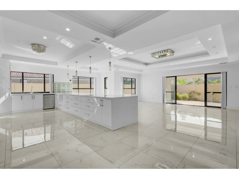 14 Bradstocks Grove, Southern River WA 6110