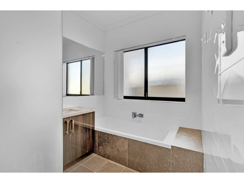 14 Bradstocks Grove, Southern River WA 6110