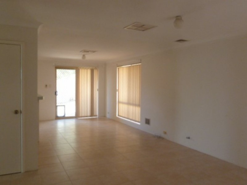 8/39 Spring Road, Thornlie WA 6108