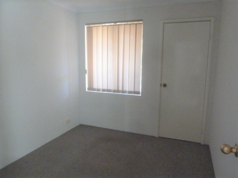 8/39 Spring Road, Thornlie WA 6108