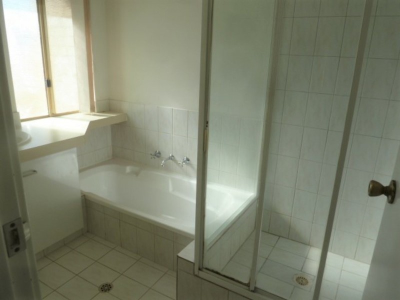 8/39 Spring Road, Thornlie WA 6108