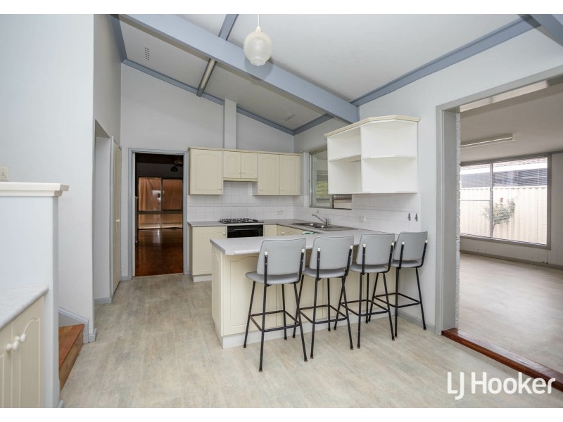 27 Shelburn Road, Thornlie WA 6108