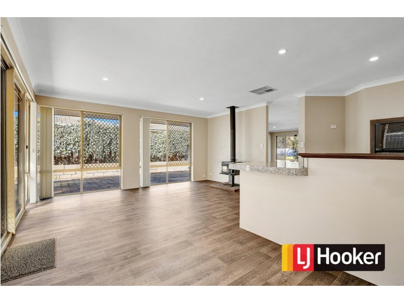 28 Silverhill Loop, Seville Grove WA 6112