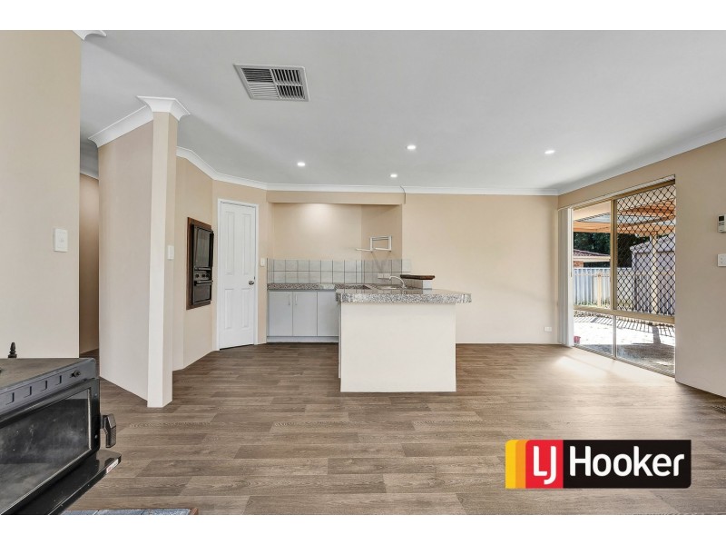 28 Silverhill Loop, Seville Grove WA 6112