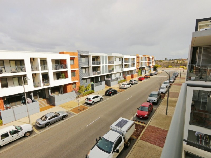 33/1 Stockton Bend, Cockburn Central WA 6164