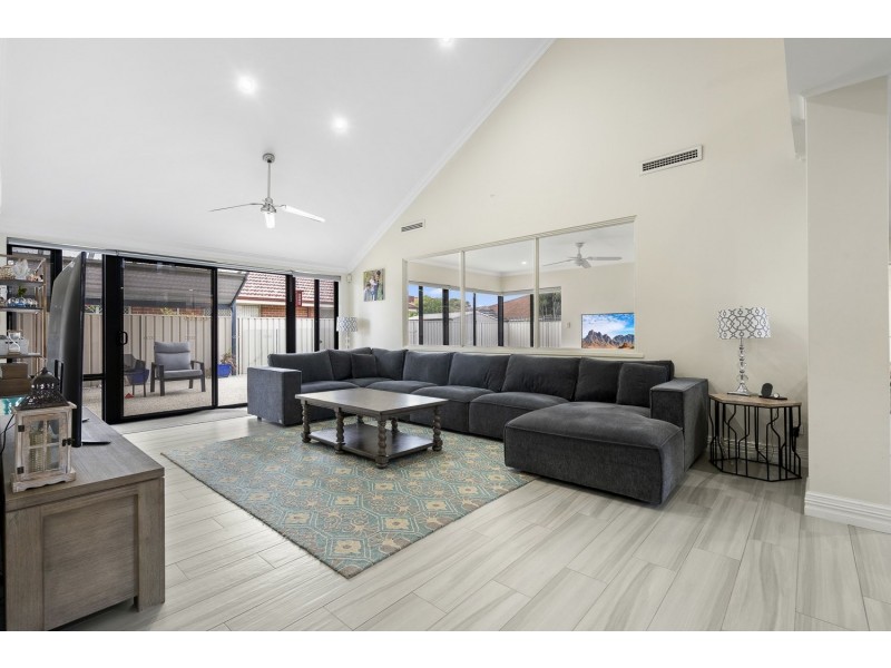 42 Ashridge Turn, Canning Vale WA 6155