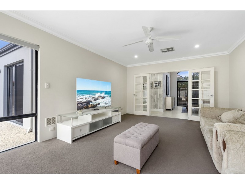 42 Ashridge Turn, Canning Vale WA 6155