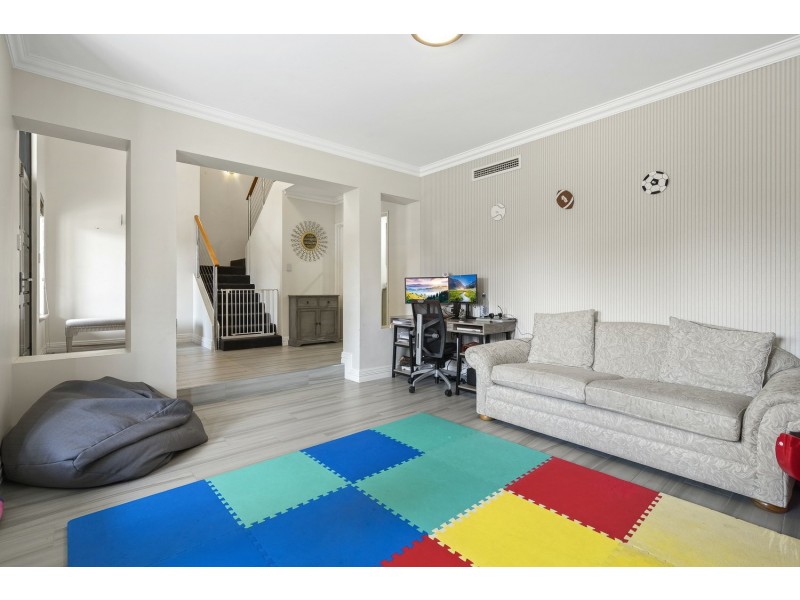 42 Ashridge Turn, Canning Vale WA 6155